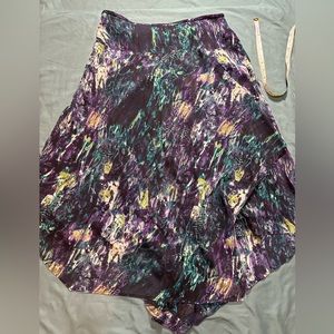 Kasper Mock Wraparound Skirt, Size 10. Lined with a side zipper and fastener.